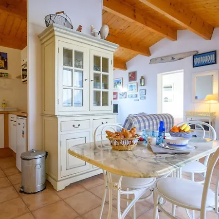 Holiday home With Courtyard And Garden 300 M From The Port And From The