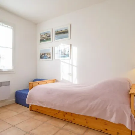 Holiday home With Courtyard And Garden 300 M From The Port And From The *